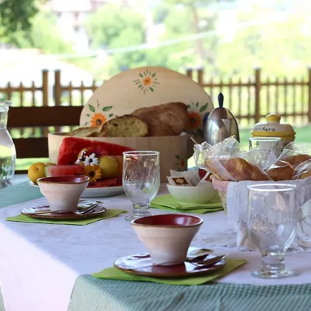 Casa Immersa Nel Verde Ferienhaus