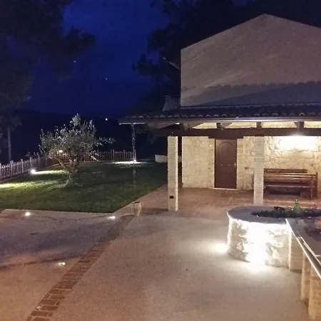 Casa Immersa Nel Verde Holiday home *